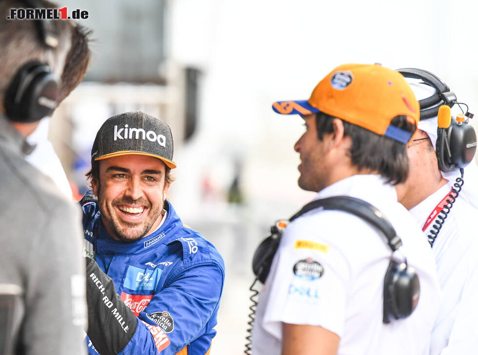 Foto zur News: Fernando Alonso, Carlos Sainz