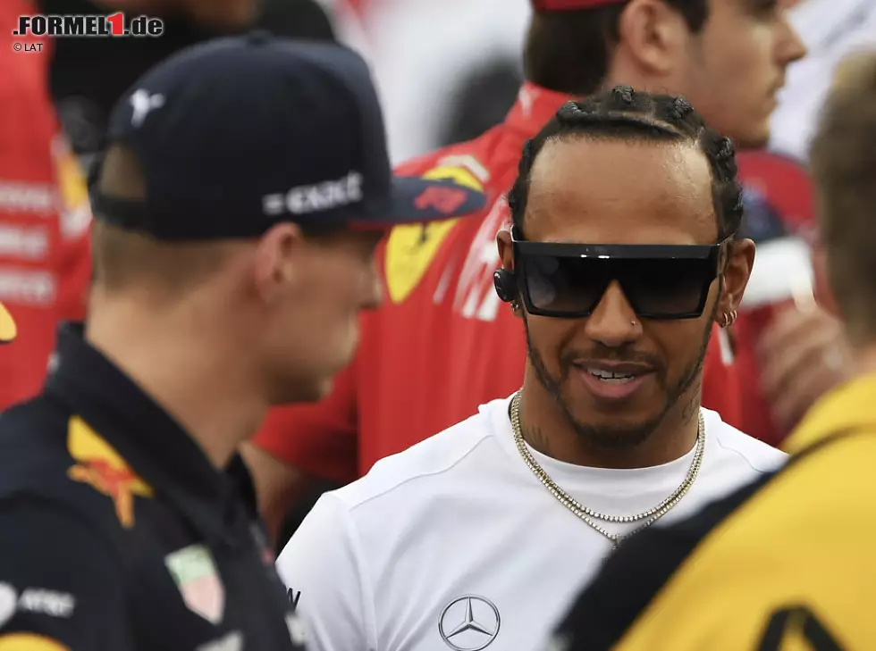 Foto zur News: Max Verstappen, Lewis Hamilton