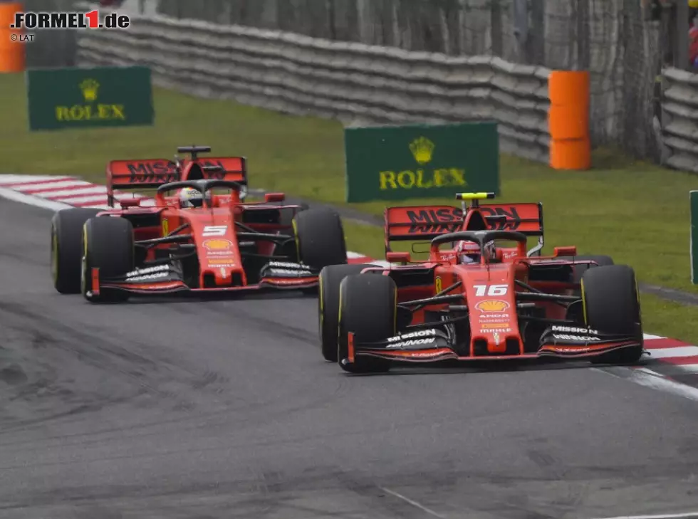 Foto zur News: Charles Leclerc, Sebastian Vettel