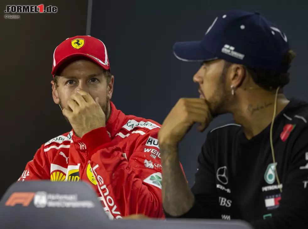 Foto zur News: Sebastian Vettel, Lewis Hamilton