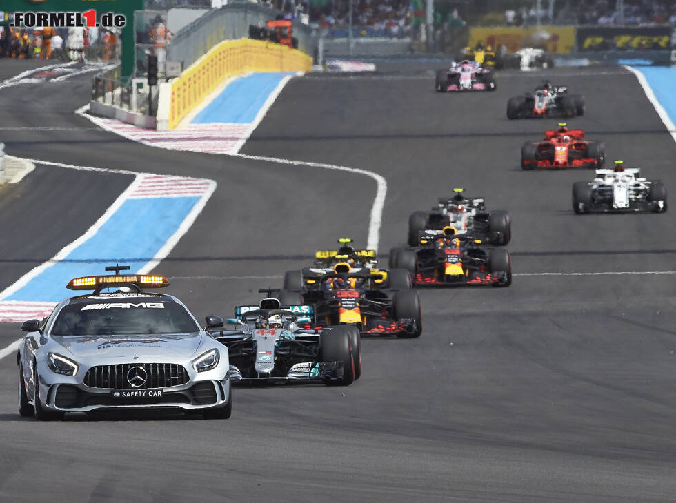 Foto zur News: Lewis Hamilton, Max Verstappen, Daniel Ricciardo