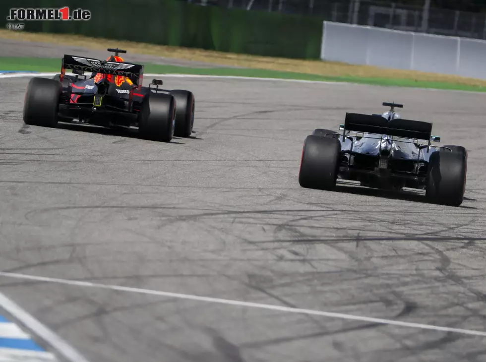 Foto zur News: Max Verstappen, Lewis Hamilton