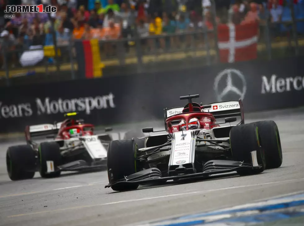 Kimi Räikkönen, Antonio Giovinazzi Foto zur News: Kimi Räikkönen, Antonio Giovinazzi