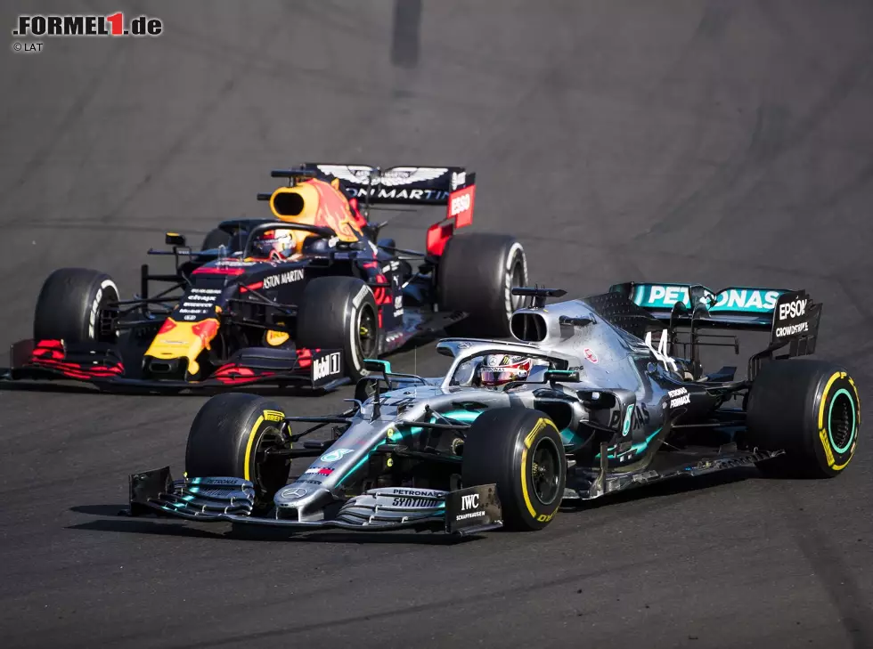 Foto zur News: Lewis Hamilton, Max Verstappen