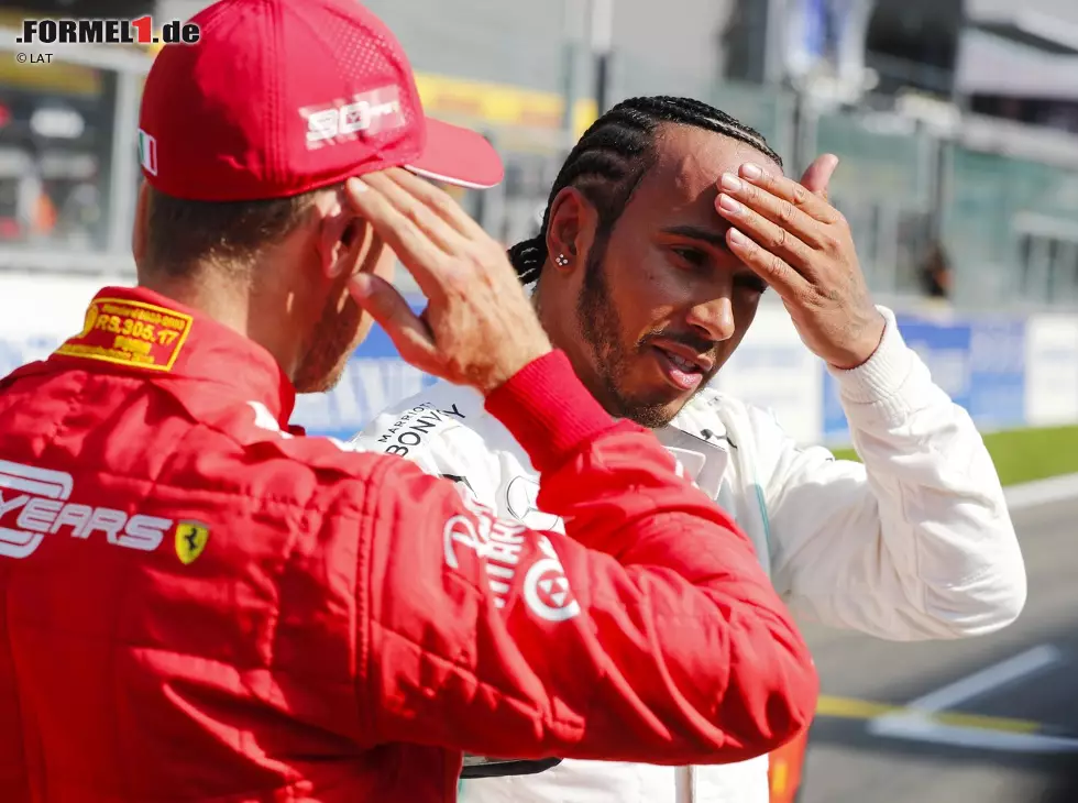Foto zur News: Lewis Hamilton, Sebastian Vettel