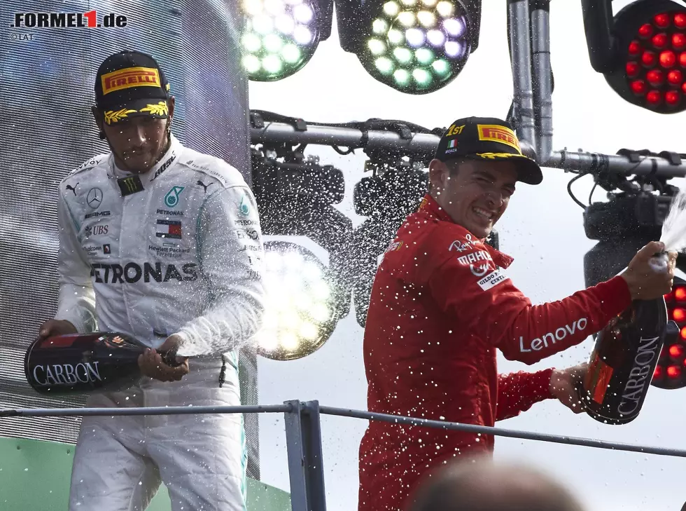 Foto zur News: Lewis Hamilton, Charles Leclerc