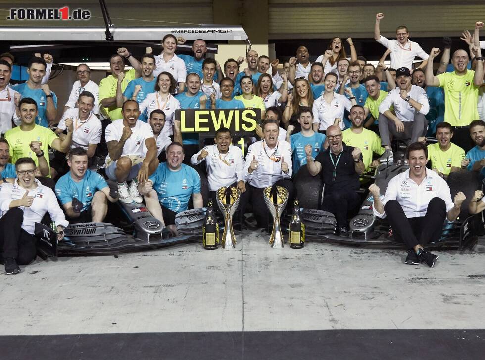 Foto zur News: Lewis Hamilton, Valtteri Bottas, Toto Wolff