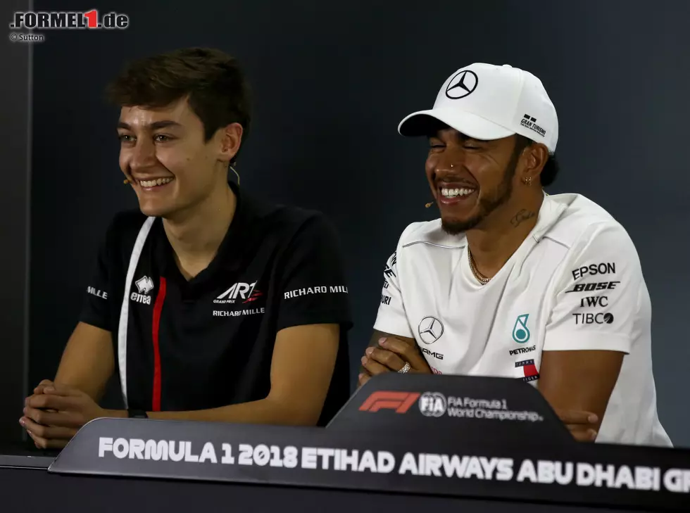 Foto zur News: George Russell, Lewis Hamilton