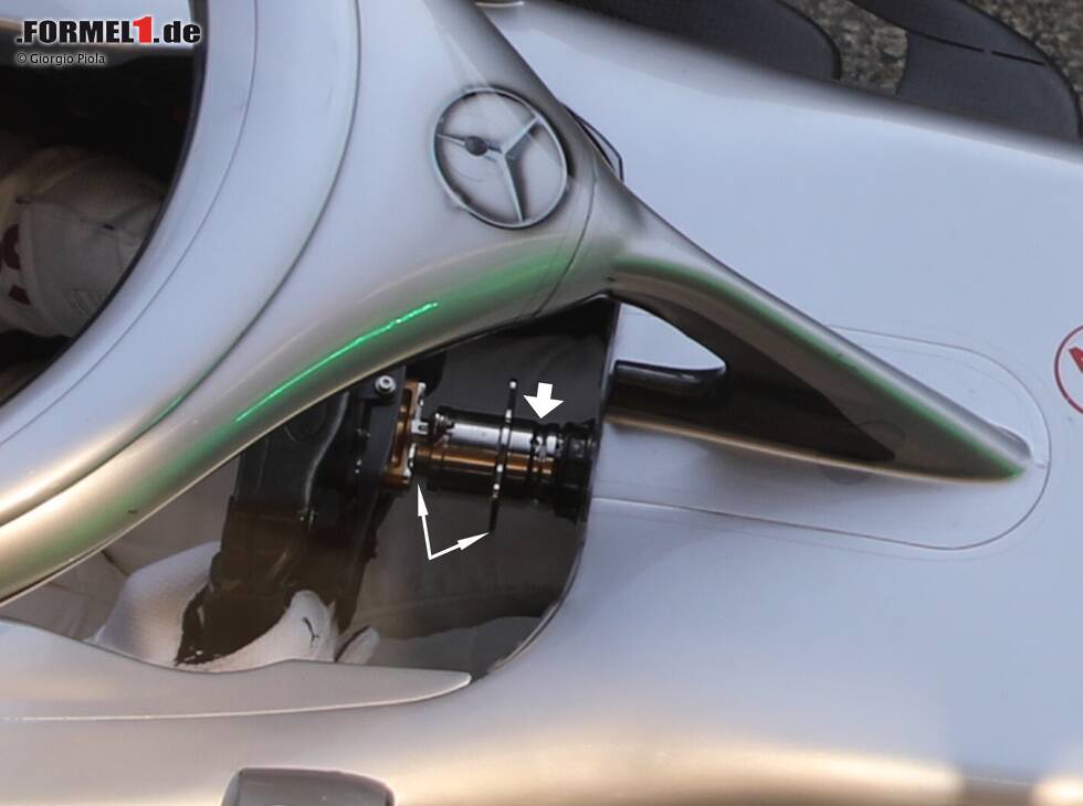 Foto zur News: Mercedes-Lenkrad, DAS