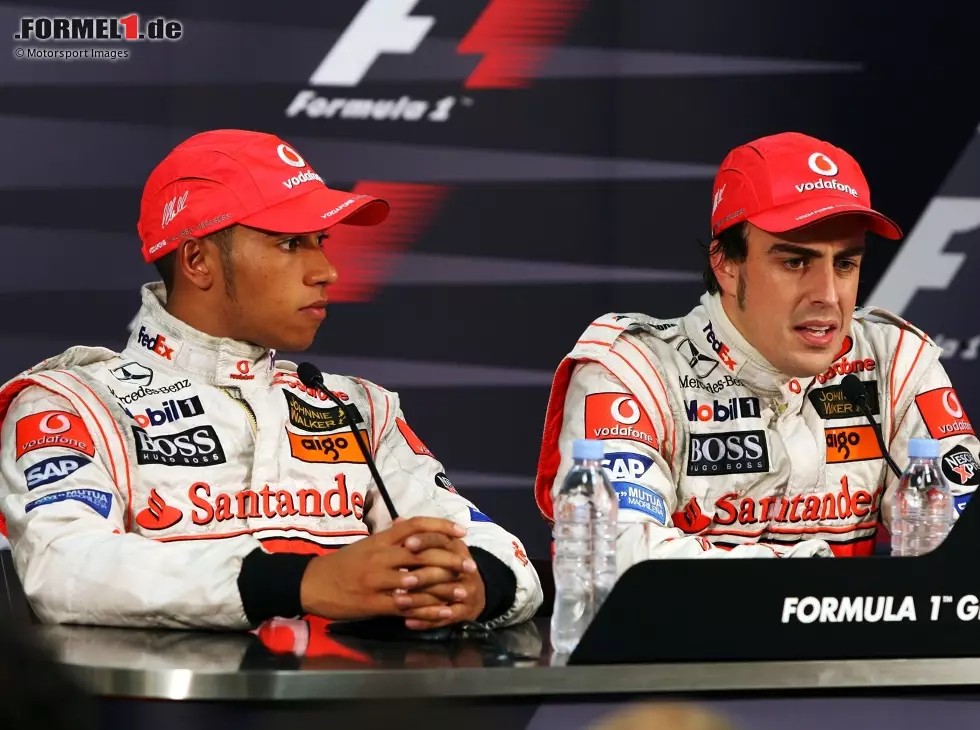 Foto zur News: Lewis Hamilton, Fernando Alonso