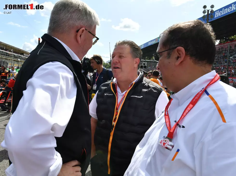 Foto zur News: Ross Brawn, Zak Brown