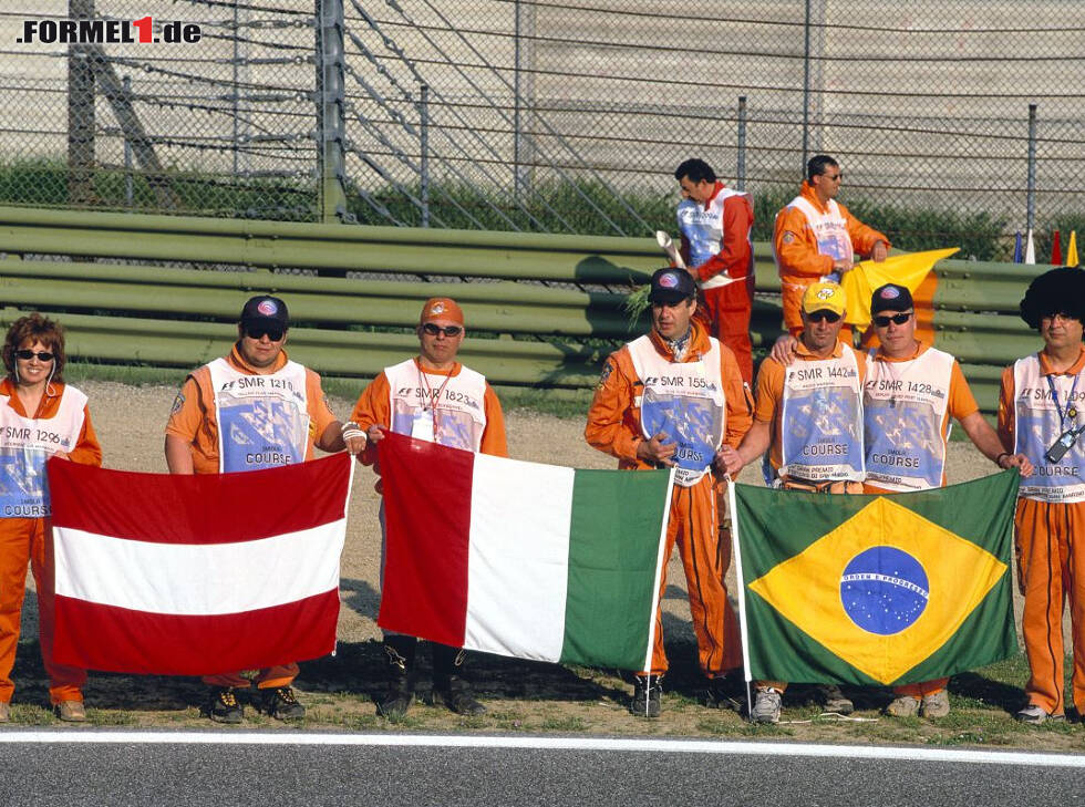 Foto zur News: Tribut für Ratzenberger und Senna
