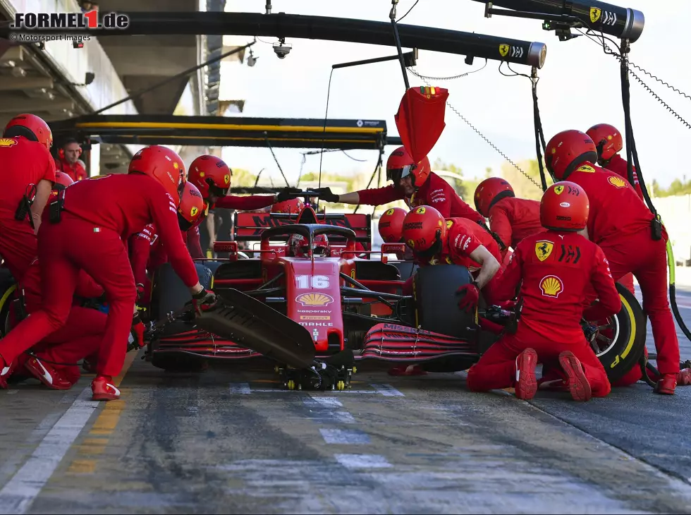 Foto zur News: Charles Leclerc, Boxenstopp