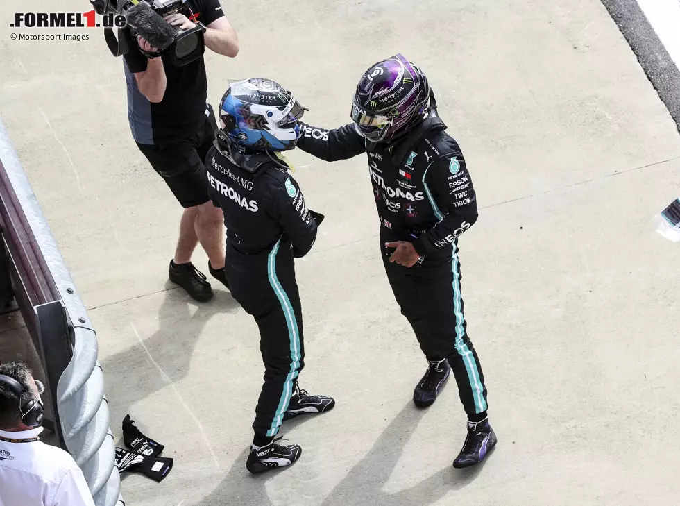 Lewis Hamilton, Valtteri Bottas Foto zur News: Lewis Hamilton, Valtteri Bottas