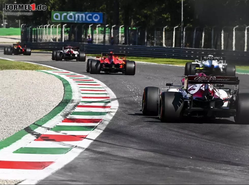 Sebastian Vettel, George Russell, Antonio Giovinazzi Foto zur News: Sebastian Vettel, George Russell, Antonio Giovinazzi