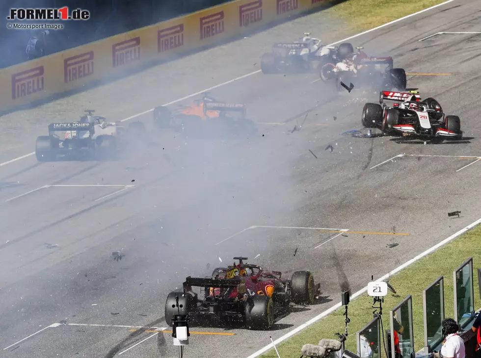 Kevin Magnussen, Carlos Sainz Foto zur News: Kevin Magnussen, Carlos Sainz