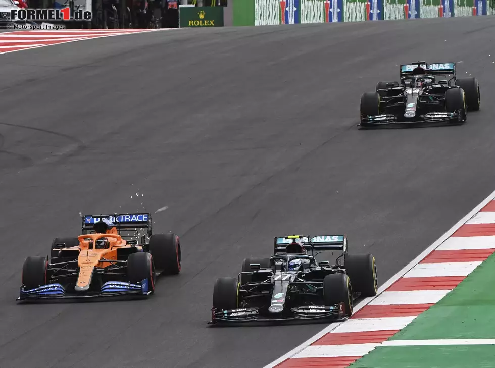 Valtteri Bottas, Carlos Sainz, Lewis Hamilton Foto zur News: Valtteri Bottas, Carlos Sainz, Lewis Hamilton