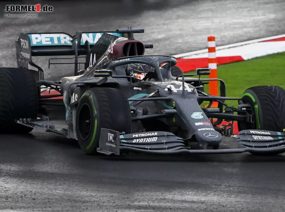 Foto zur News: Lewis Hamilton, Sergio Perez