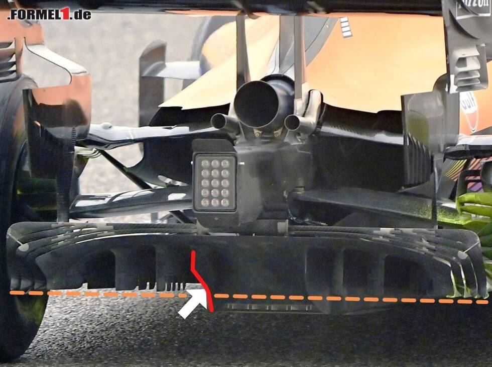 Foto zur News: McLaren MCL35M, Diffusor