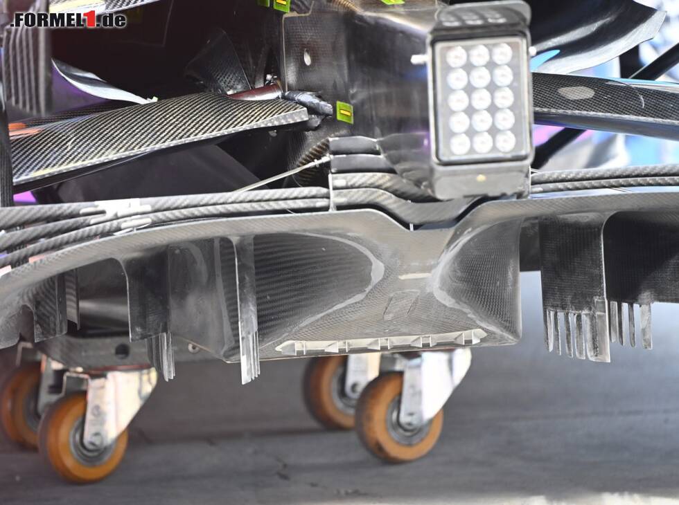 Foto zur News: McLaren MCL35, Diffusor