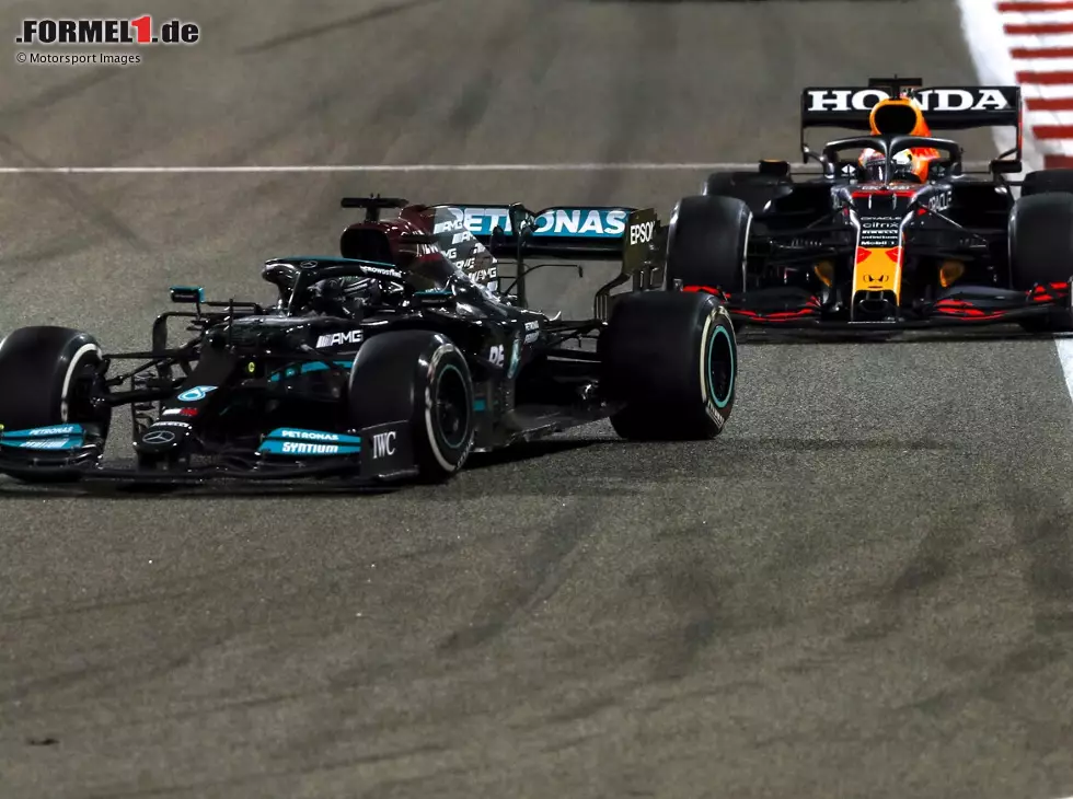 Lewis Hamilton, Max Verstappen Foto zur News: Lewis Hamilton, Max Verstappen