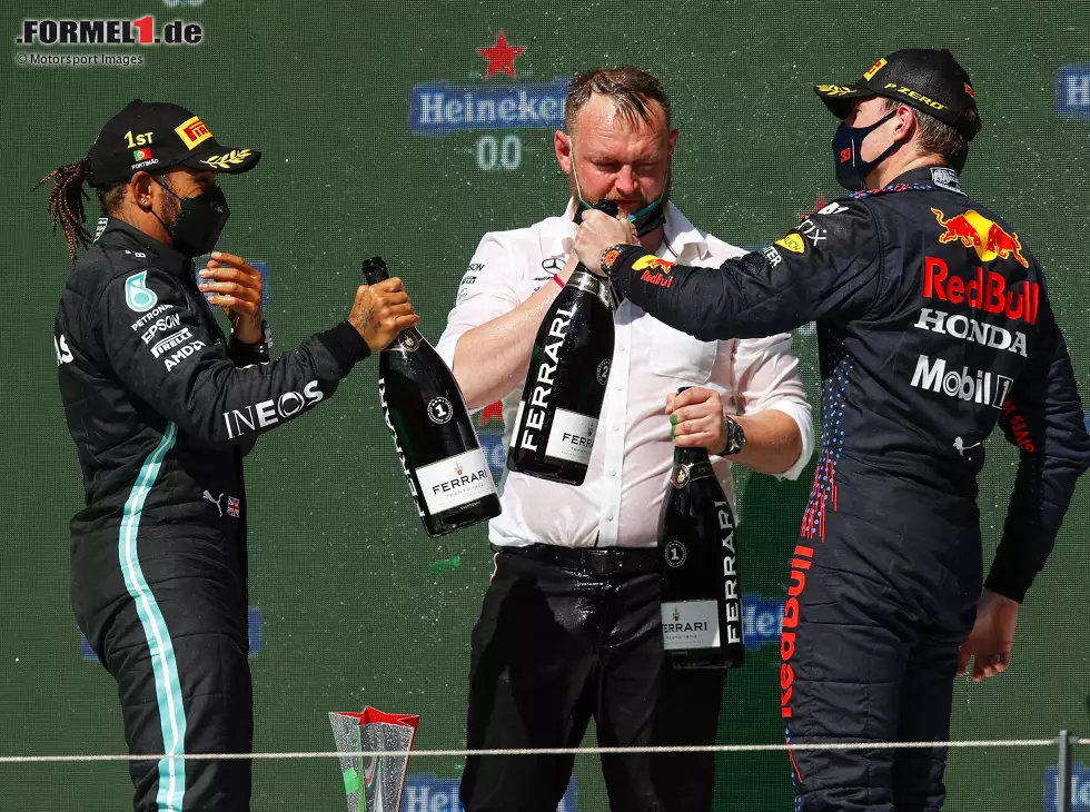 Lewis Hamilton, Max Verstappen Foto zur News: Lewis Hamilton, Max Verstappen