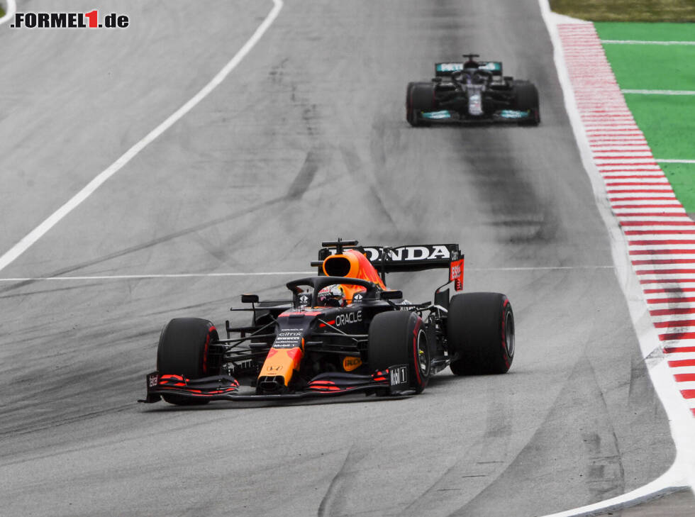 Foto zur News: Max Verstappen, Lewis Hamilton