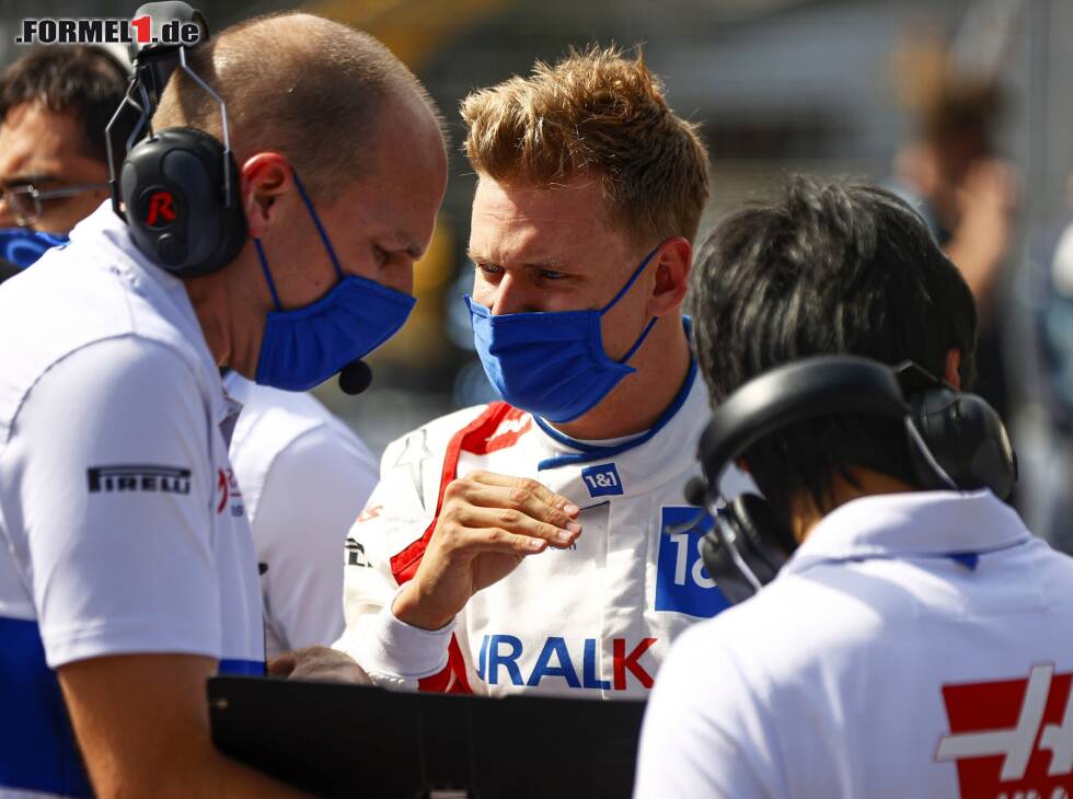 Mick Schumacher und seine Haas-Crew Foto zur News: Mick Schumacher und seine Haas-Crew