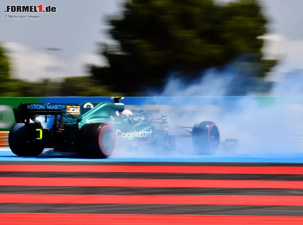 Foto zur News: Sebastian Vettel fliegt ab im Freien Training zum Frankreich-Grand-Prix 2021 in Le Castellet