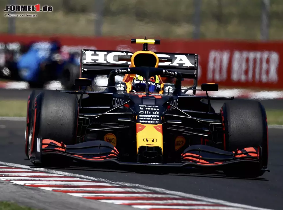 Foto zur News: Sergio Perez (Red Bull) im Qualifying zum Formel-1-Rennen in Budapest
