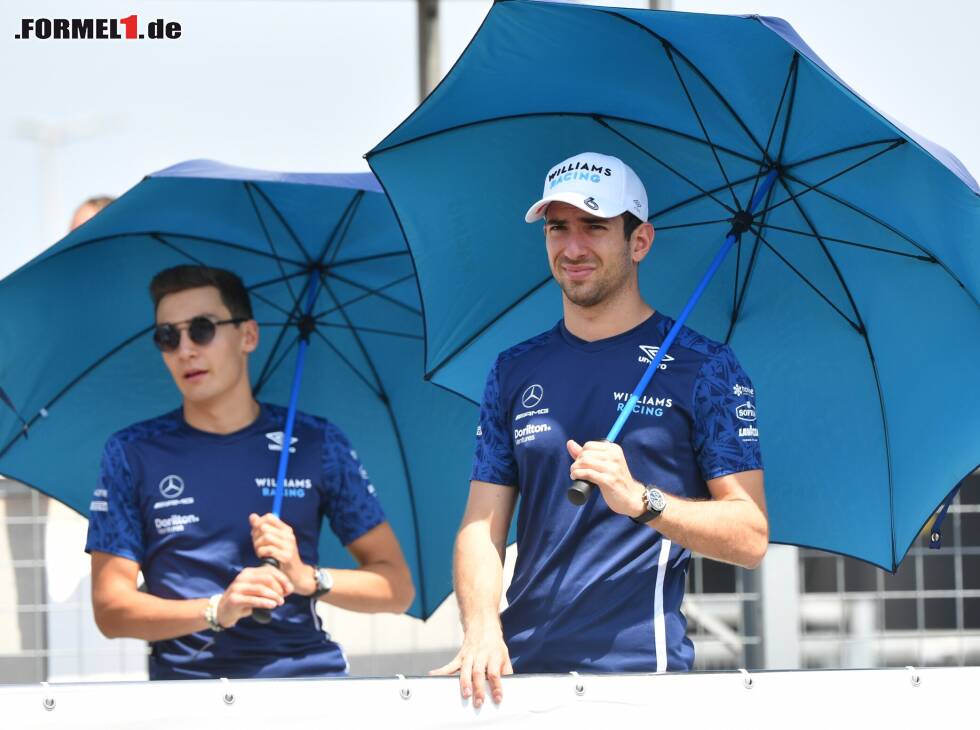 George Russell mit Williams-Teamkollege Nicholas Latifi beim Grand Prix von Ungarn der Formel 1 2021 in Budapest Foto zur News: George Russell mit Williams-Teamkollege Nicholas Latifi beim Grand Prix von Ungarn der Formel 1 2021 in Budapest
