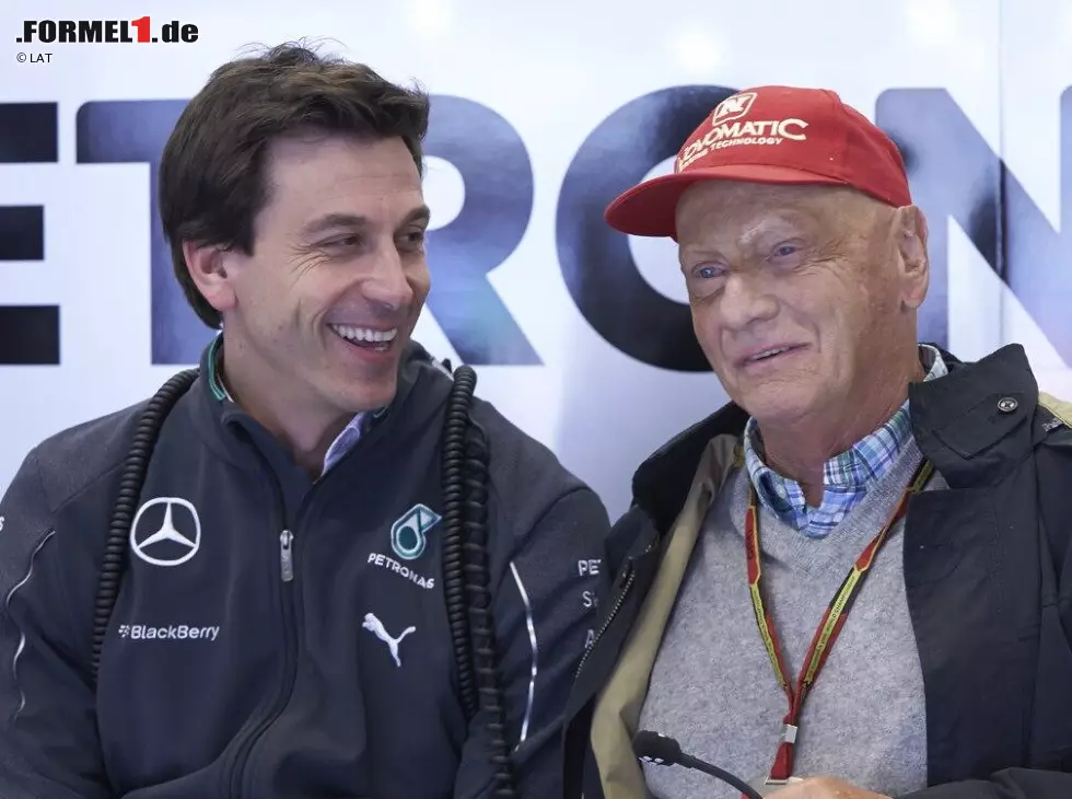 Foto zur News: Mercedes-Motorsportchef Toto Wolff und der Aufsichtsratsvorsitzende Niki Lauda
