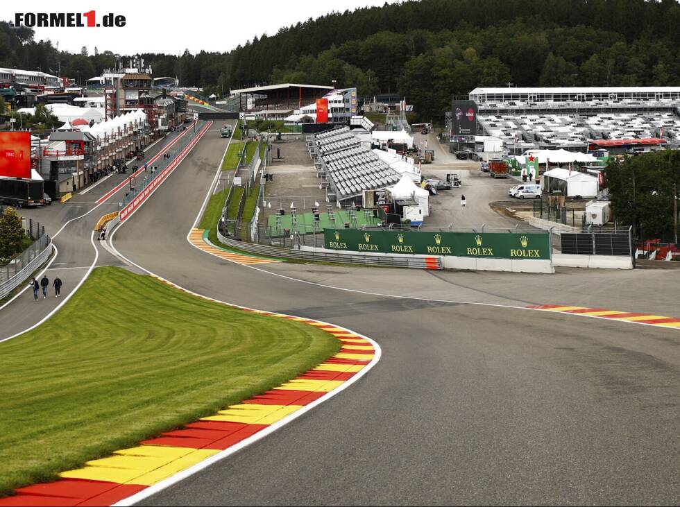 Foto zur News: Eau Rouge in Spa-Francorchamps 2021 bei der Formel 1