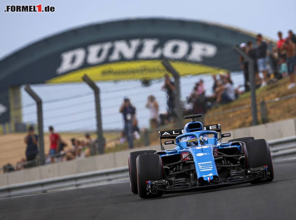 Foto zur News: Fernando Alonso im Formel-1-Auto von Alpine bei einer Demorunde in Le Mans 2021