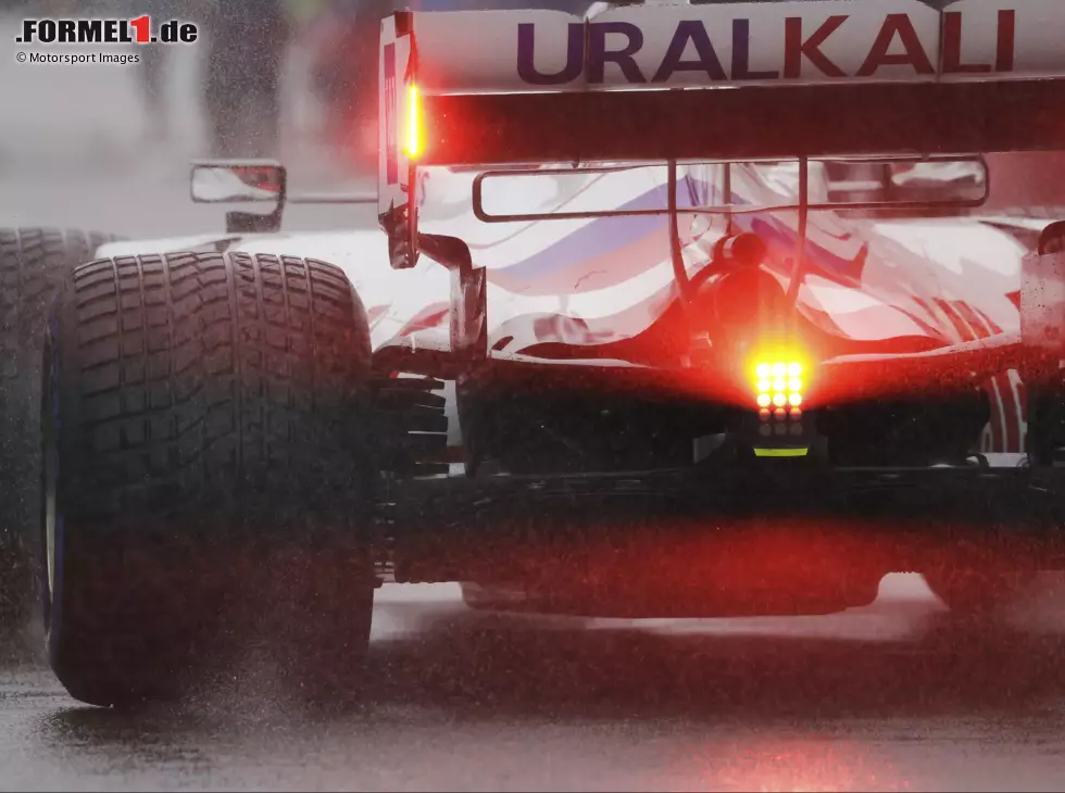 Nikita Masepin (Haas) beim verregneten Grand Prix von Belgien in Spa-Francorchamps 2021 Foto zur News: Nikita Masepin (Haas) beim verregneten Grand Prix von Belgien in Spa-Francorchamps 2021