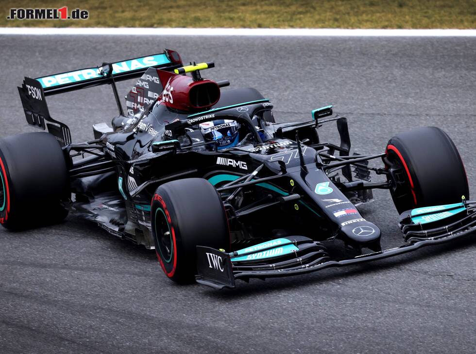 Foto zur News: Valtteri Bottas im Mercedes W12 im Training zum Grand Prix von Italien der Formel 1 2021 in Monza