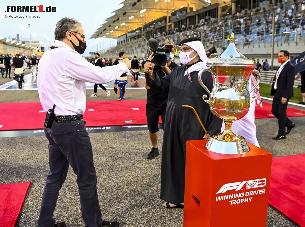 Foto zur News: Stefano Domenicali mit dem Kronprinzen von Bahrain