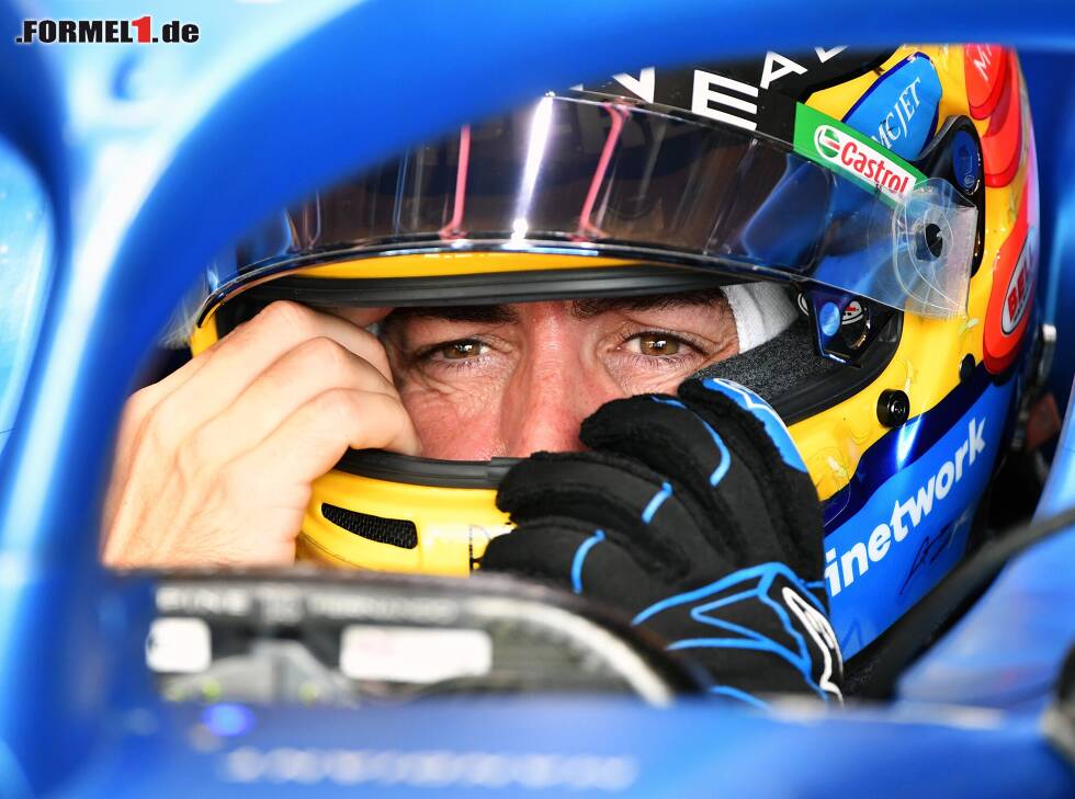 Fernando Alonso im Cockpit seines Alpine A521 Foto zur News: Fernando Alonso im Cockpit seines Alpine A521