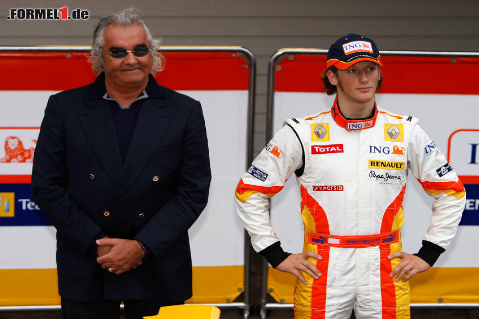 Foto zur News: Flavio Briatore und Romain Grosjean 2009