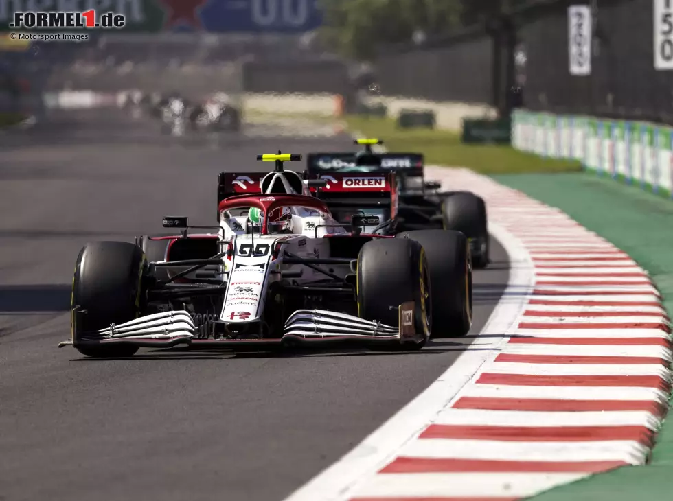 Antonio Giovinazzi, Sebastian Vettel Foto zur News: Antonio Giovinazzi, Sebastian Vettel