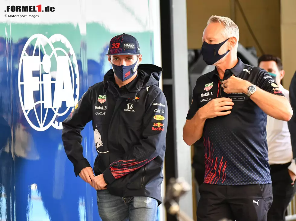 Max Verstappen und Jonathan Wheatley beim FIA-Hearing in Sao Paulo Foto zur News: Max Verstappen und Jonathan Wheatley beim FIA-Hearing in Sao Paulo