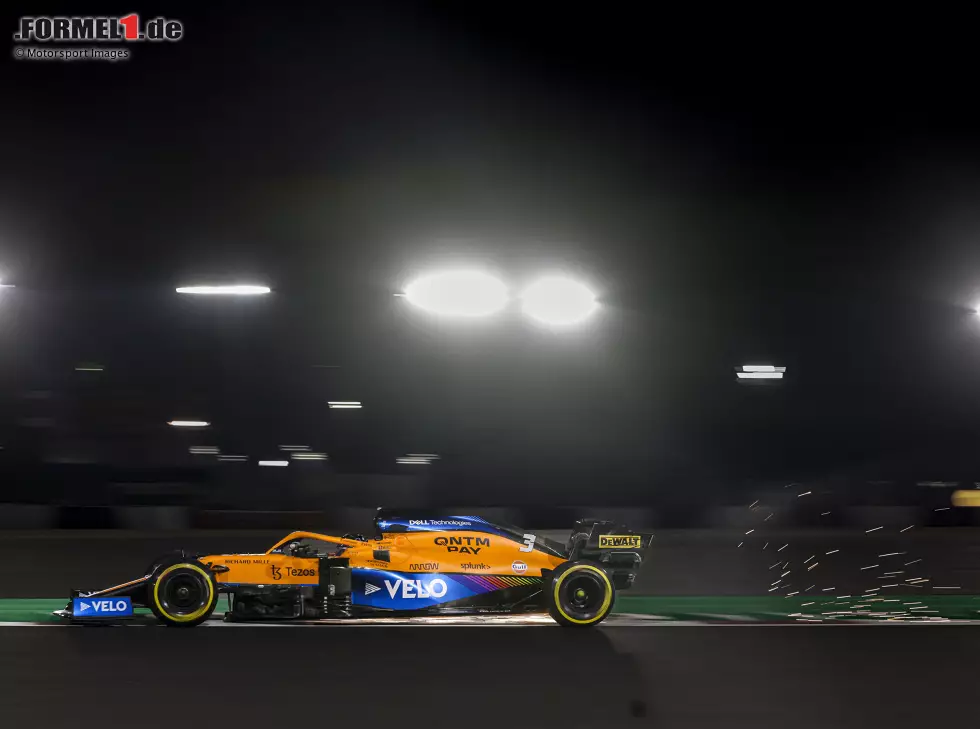 Daniel Ricciardo (McLaren MCL35M) im Freien Training zum Formel-1-Rennen in Katar 2021 Foto zur News: Daniel Ricciardo (McLaren MCL35M) im Freien Training zum Formel-1-Rennen in Katar 2021
