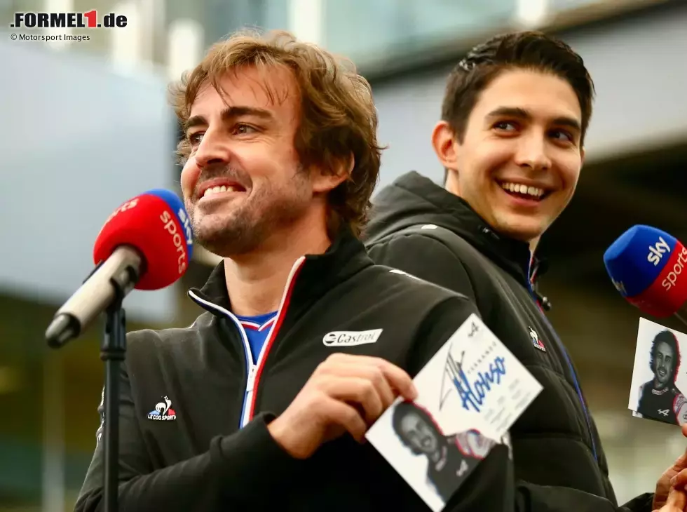 Foto zur News: Fernando Alonso, Esteban Ocon