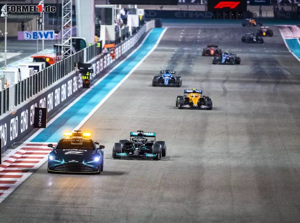 Foto zur News: Lewis Hamilton, Lando Norris, Fernando Alonso