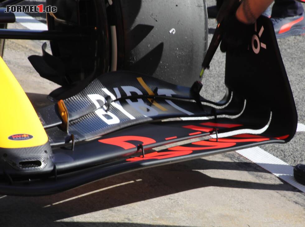 Foto zur News: Der Frontflügel am Red Bull RB18 für die Formel-1-Saison 2022
