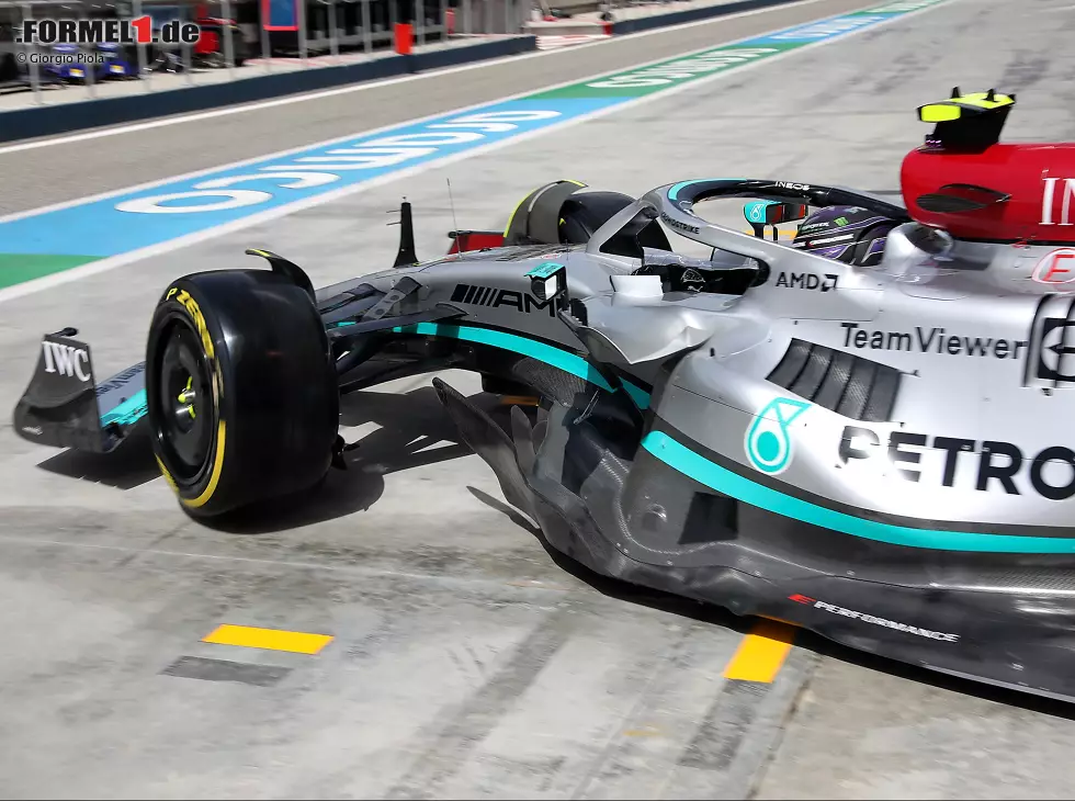 Unterboden am Mercedes W13 von Lewis Hamilton bei den Formel-1-Wintertests 2022 in Bahrain Foto zur News: Unterboden am Mercedes W13 von Lewis Hamilton bei den Formel-1-Wintertests 2022 in Bahrain