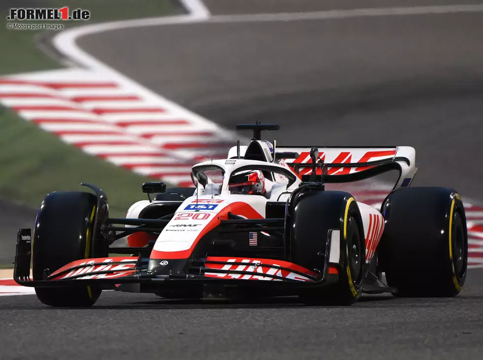 Foto zur News: Kevin Magnussen (Haas VF-22) bei den Formel-1-Testfahrten in Bahrain 2022