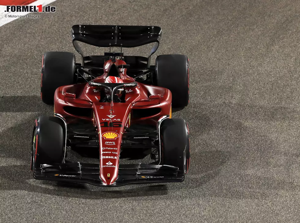 Charles Leclerc (Ferrari F1-75) beim Formel-1-Qualifying in Bahrain 2022 Foto zur News: Charles Leclerc (Ferrari F1-75) beim Formel-1-Qualifying in Bahrain 2022
