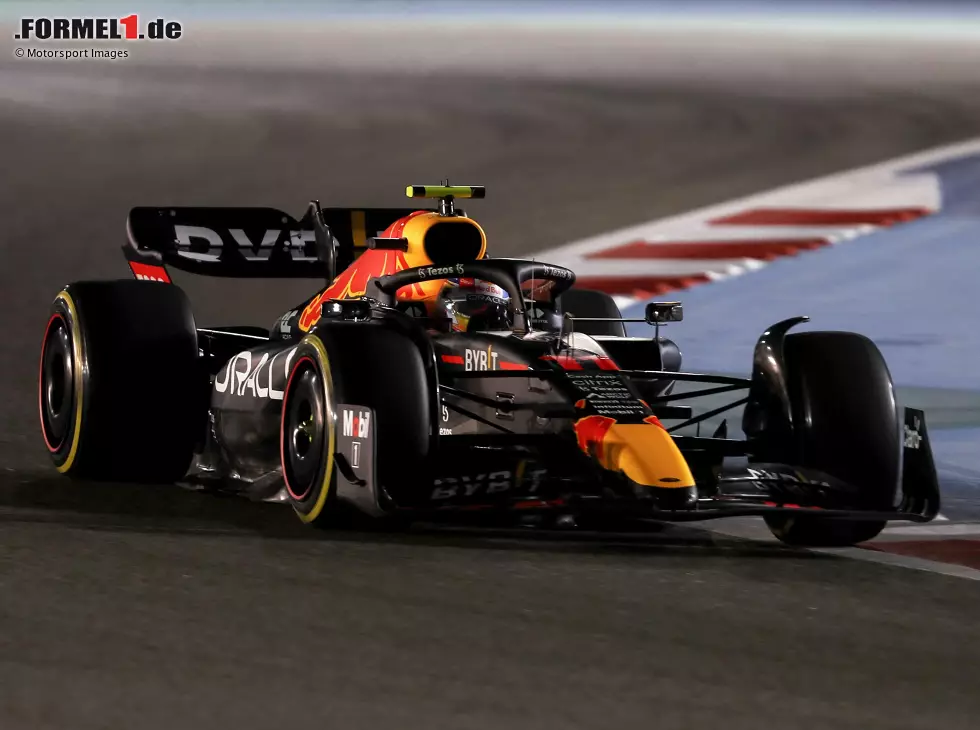 Sergio Perez landete im Qualifying genau da, wo man es erwartet hatte Foto zur News: Sergio Perez landete im Qualifying genau da, wo man es erwartet hatte
