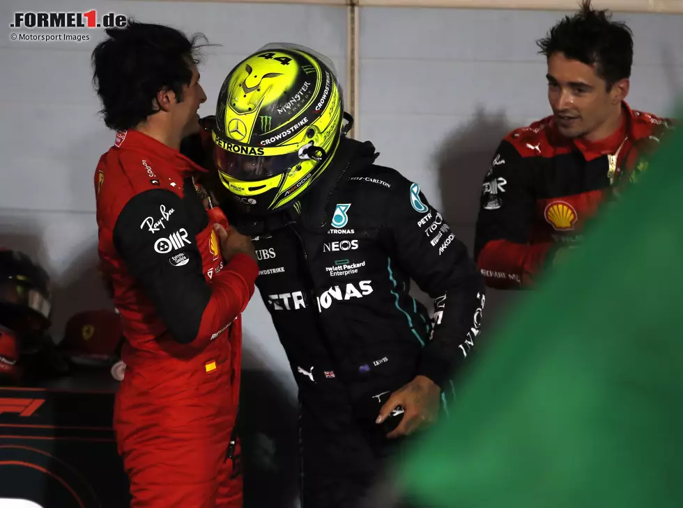 Carlos Sainz, Lewis Hamilton, Charles Leclerc Foto zur News: Carlos Sainz, Lewis Hamilton, Charles Leclerc